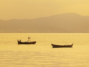 BARCOS AO ENTARDECER I