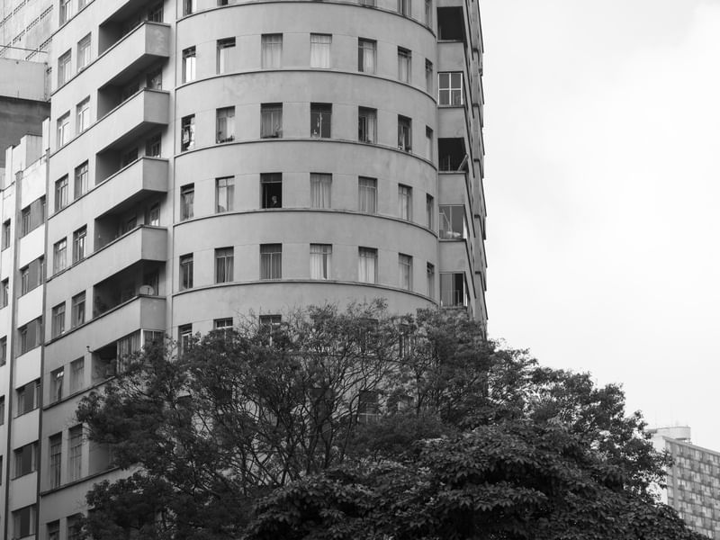 SRA DA JANELA