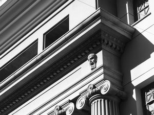 O GRITO NO LARGO DO CAFÉ