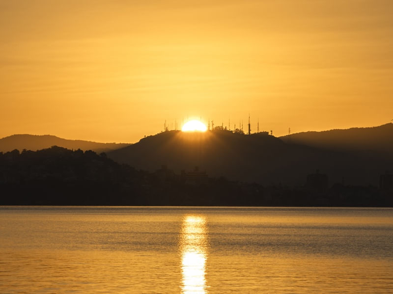 NASCER DO SOL NO MORRO DA CRUZ III