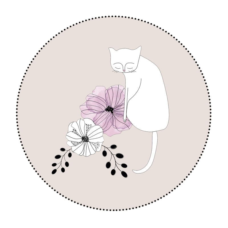 GATO-BRANCO-FLORES