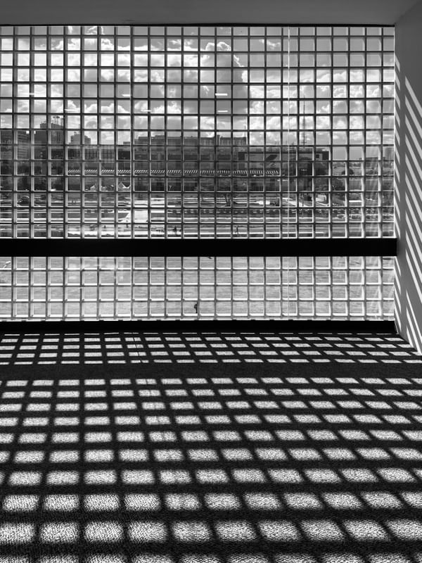 SHADOW SQUARES BRASILIA