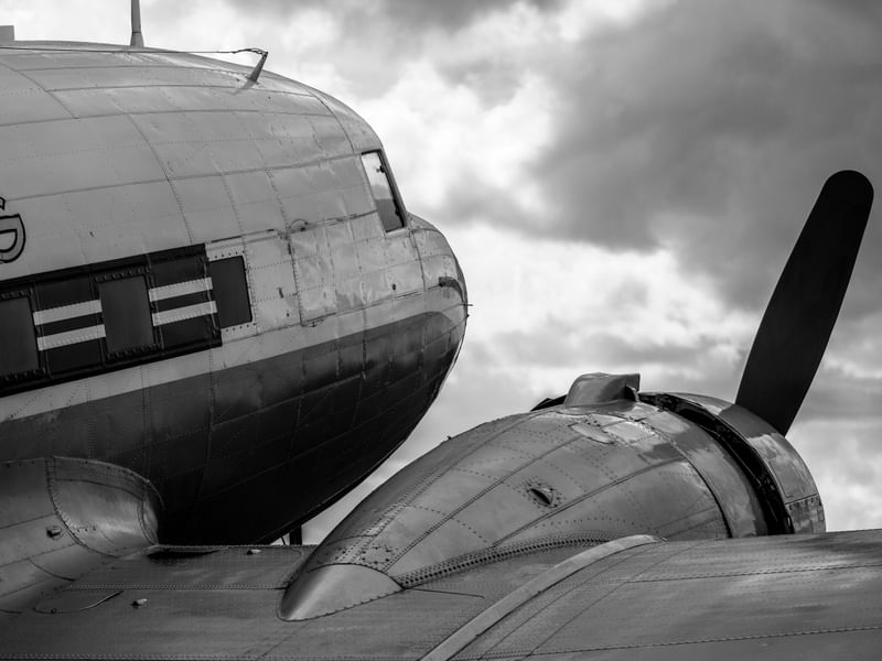 DC-3 BLACK AND WHITE