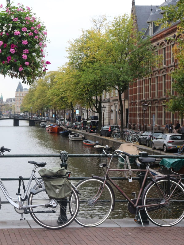 CANAL E BIKE EM AMSTERDÃ
