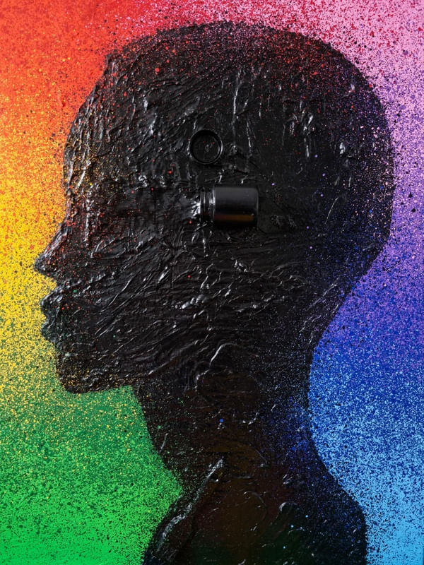 ROSTO IMERSO NAS CORES