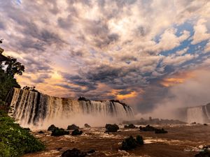 CATARATAS DO IGUAÇU CORES DO ENTARDECER NO SALTO PRINCIPAL