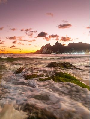 O MAR E O PÔR DO SOL