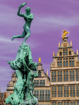 ESTÁTUA ANTUÉRPIA