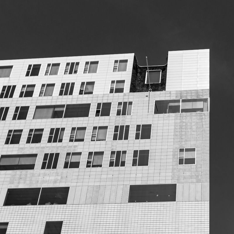 PRÉDIO À MARGEM DOS CANAIS HOLANDESES - PB