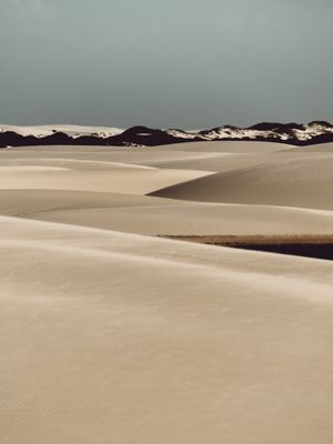 AS CURVAS DOS LENÇÓIS MARANHENSES