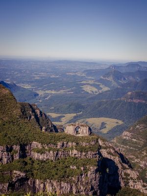 PEDRA FURADA POR ROBERTO NOCHELI