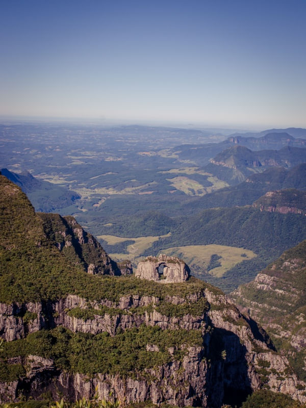 PEDRA FURADA POR ROBERTO NOCHELI