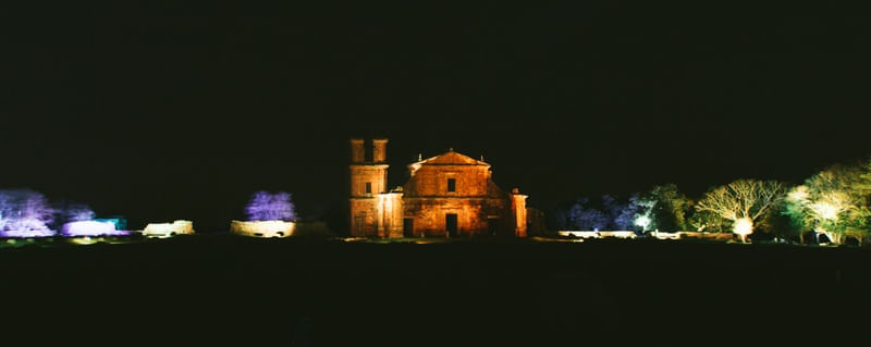 SHOW DE LUZES NAS RUÍNAS DE SÃO MIGUEL