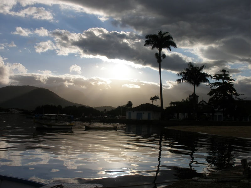 CALMARIA EM PARATY