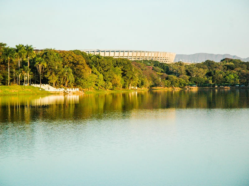PAISAGEM MINERÃO E LAGOA PAMPULHA BH