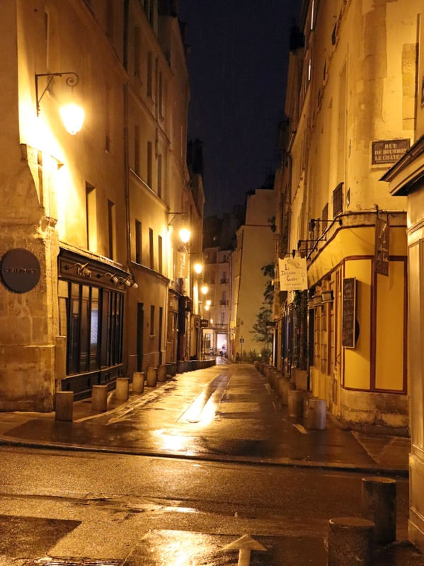 PARIS RUE