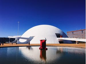 NIEMEYER EM BSB - POR BEATRIZ CYPRIANO