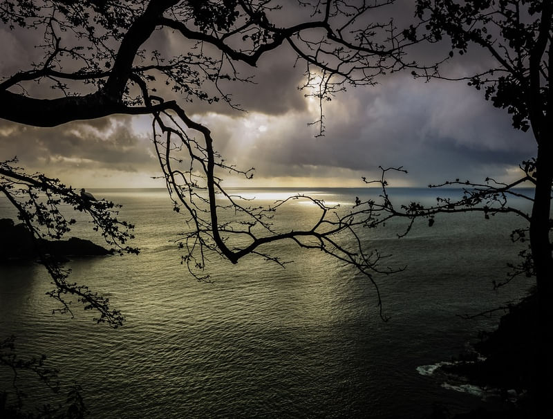 FIM DE TARDE NA ILHA