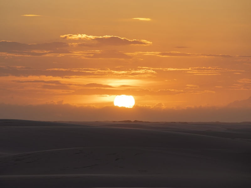 PÔR DO SOL NOS LENÇÓIS III