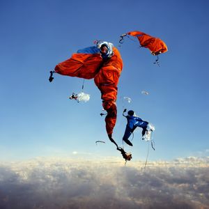 LOOSE SKYDIVING, 1