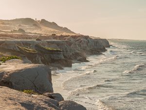 CLIFF TO THE SEA