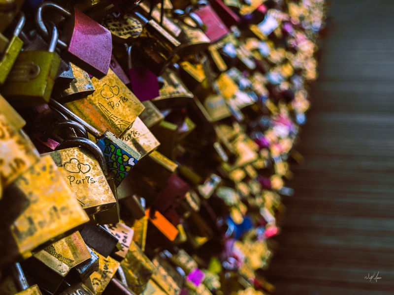 AMOR EM PARIS - CADEADOS