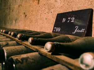 CHAMPAGNE - UMA CAVE DE VINHO