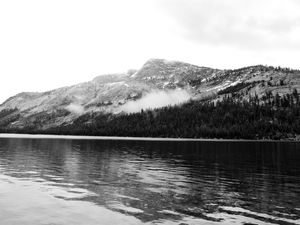 TENAYA LAKE - NORTHERN CALIFORNIA, USA