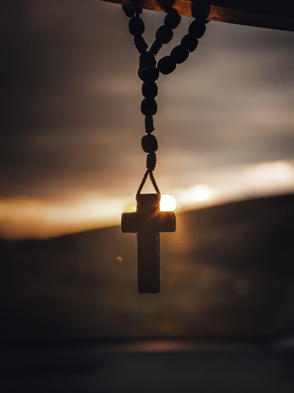 CRUCIFIXO NO POR DO SOL