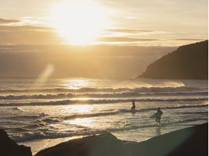 SURFISTAS - PRAIA DO MATADEIRO/SC