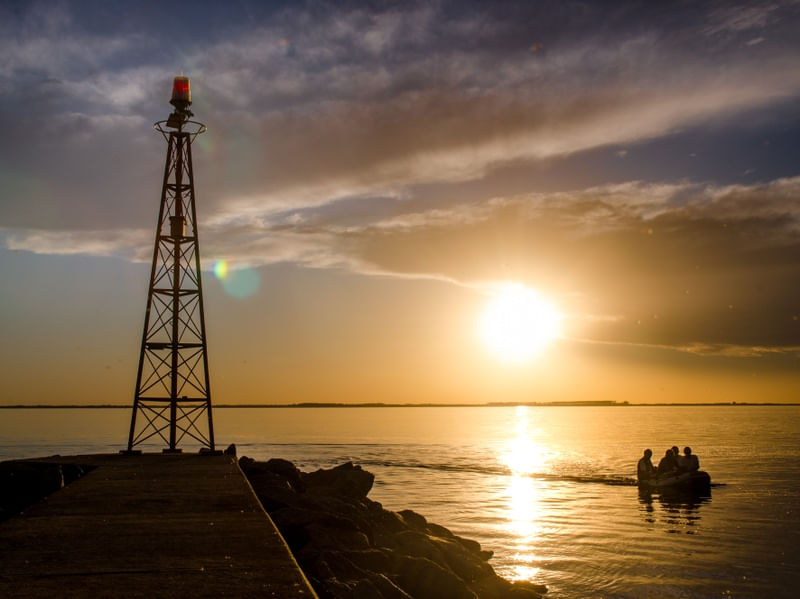 POR DO SOL NO PIER EM CARMELO