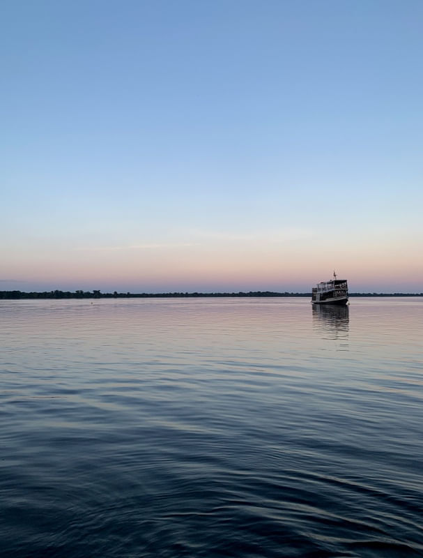 BARCO NO RIO NEGRO