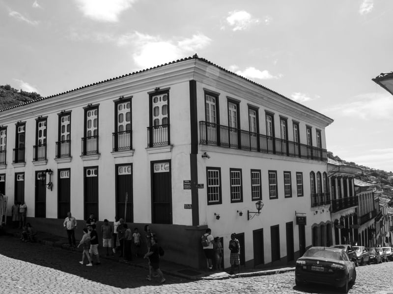 COLEÇÃO OURO PRETO POR FELIPE QUEIROZ: 12