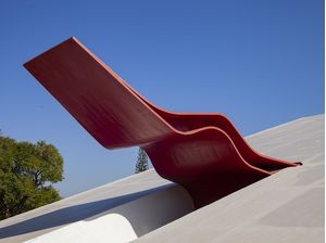 ESCULTURA VERMELHA 0278
