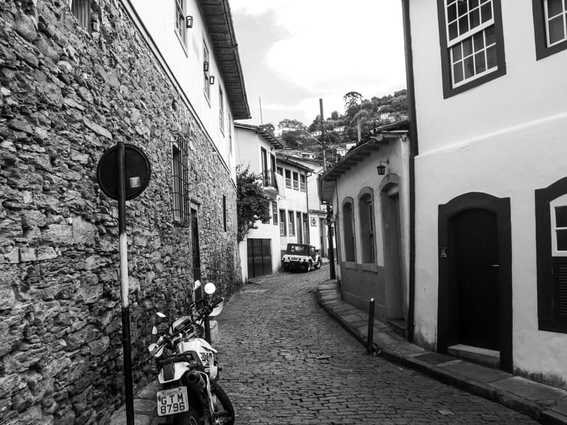 COLEÇÃO OURO PRETO POR FELIPE QUEIROZ: 24