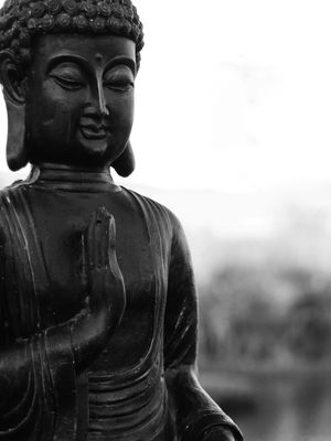 BUDA EM PRETO E BRANCO