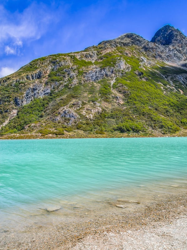 LAGUNA ESMERALDA E MONTANHA - USHUAIA