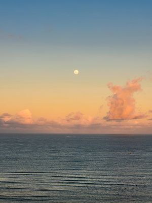 ENTARDECER E A LUA