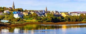 PANORÂMICA DA CIDADE DE CIFDEN, IRLANDA