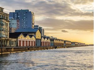 CAIS MAUÁ EM PORTO ALEGRE AO ENTARDECER