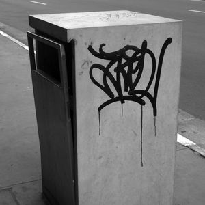 TRASH CAN