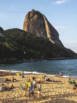 A DESCONHECIDA VERMELHA