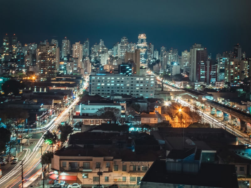 AVENIDA VOLUNTARIOS DA PATRIA E CRUZIRO DO SUL