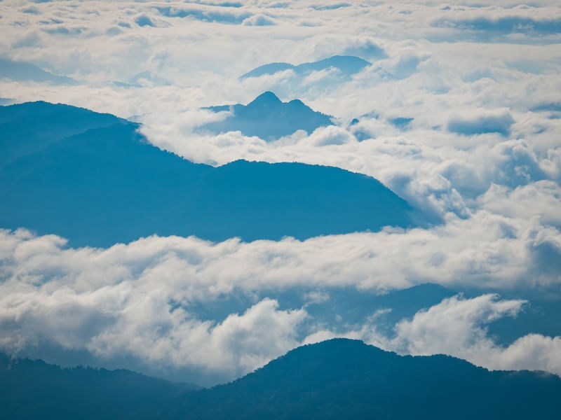 LINDAS NUVENS E MONTANHAS