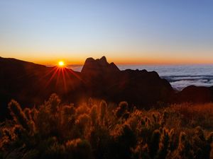NASCER DO SOL DO ALTO DA MONTANHA L
