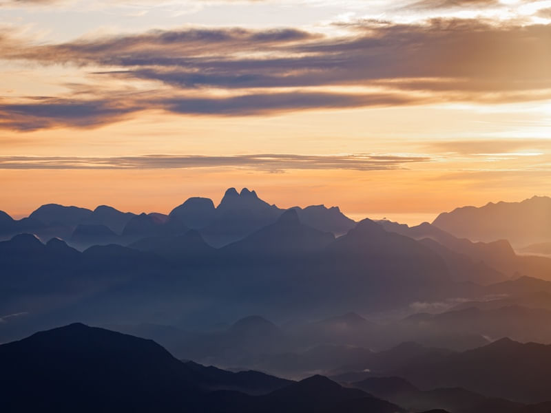 AMANHECER NOS TRÊS PICOS