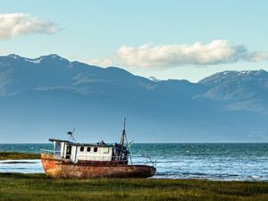ANTIGO BARCO ENCALHADO
