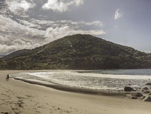 PRAIA PELA MANHA