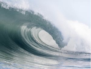 WAVE IN THE RIVER