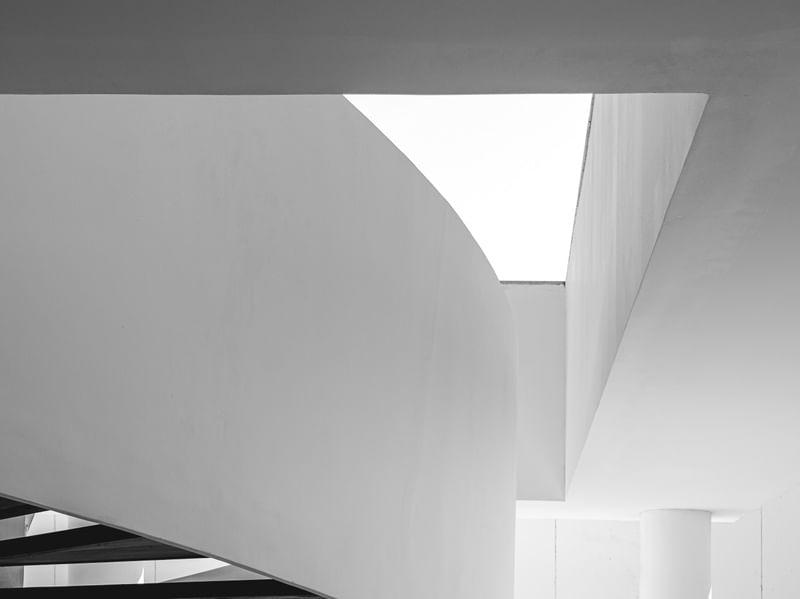 CURVAS E SOMBRAS